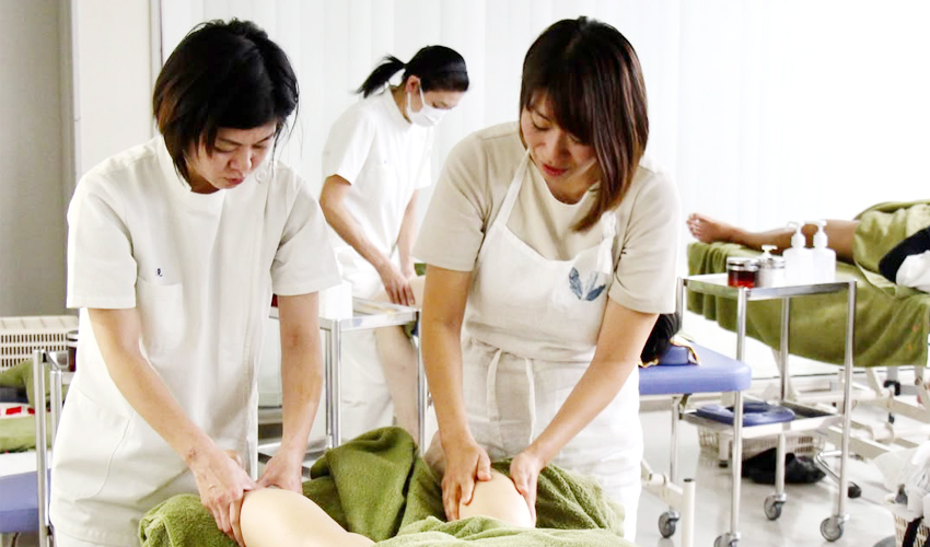 講師としてタオルワークを講習